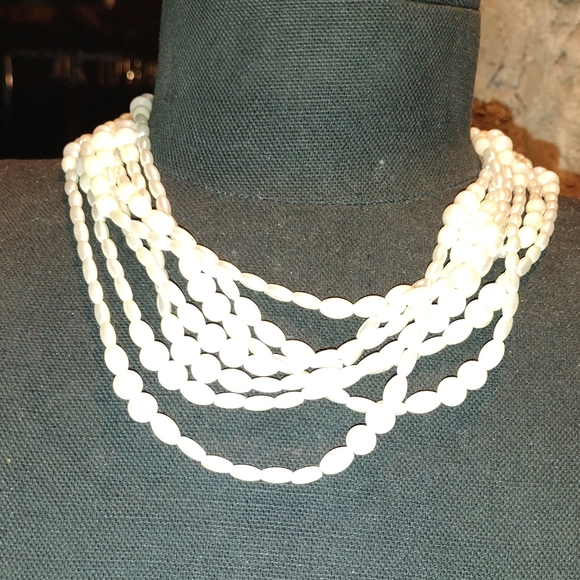 Multi strand and size pearl necklace - Picture 9 of 16